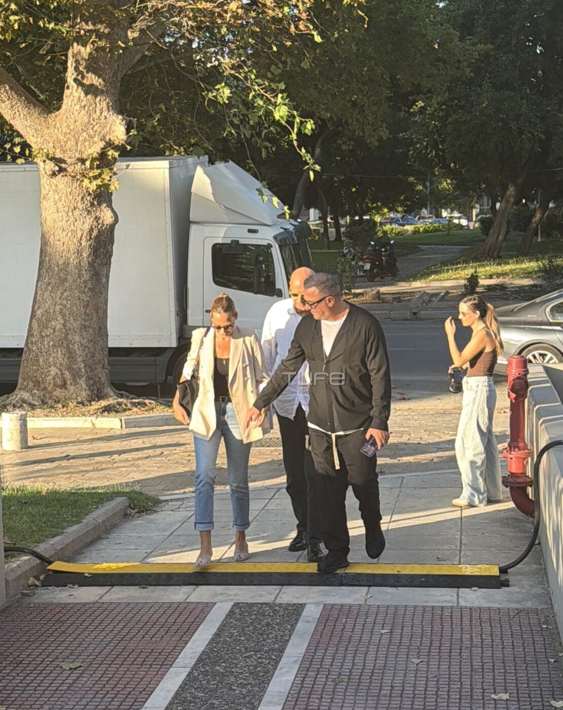 Αντώνης Ρέμος – Υβόννη Μπόσνιακ: Έφτασαν χέρι χέρι στη συνέντευξη Τύπου για τη συναυλία στη Θεσσαλονίκη