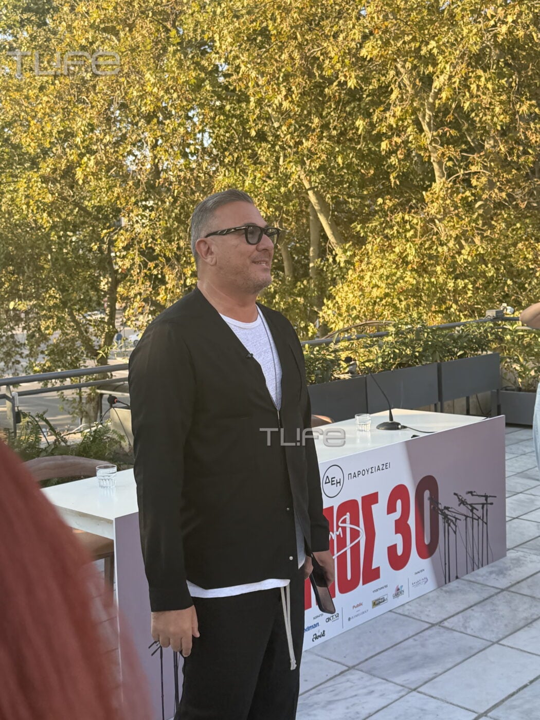Αντώνης Ρέμος – Υβόννη Μπόσνιακ: Έφτασαν χέρι χέρι στη συνέντευξη Τύπου για τη συναυλία στη Θεσσαλονίκη
