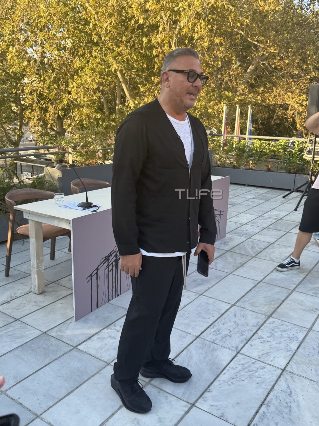 Αντώνης Ρέμος – Υβόννη Μπόσνιακ: Έφτασαν χέρι χέρι στη συνέντευξη Τύπου για τη συναυλία στη Θεσσαλονίκη