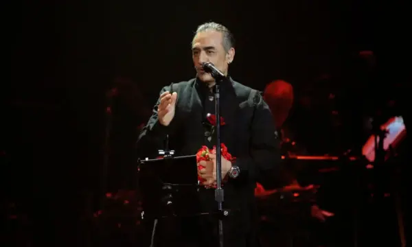 Νότης Σφακιανάκης: Η κίνηση που έκανε μετά από χρόνια απουσίας – Υπέγραψε συλλεκτικά βινύλια