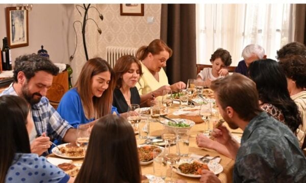 Το σόι σου: Οι Χαμπέοι και οι Τριαντάφυλλοι επιστρέφουν στις 21 Σεπτεμβρίου με διπλό επεισόδιο