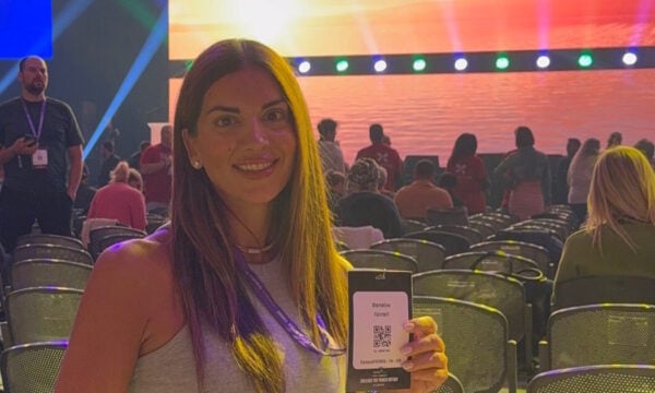 Σταματίνα Τσιμτσιλή: Βούρκωσε με τον Tony Robbins στη Γερμανία – «Ήταν μια πολύ δυνατή εμπειρία, γεμάτη συναίσθημα και σκέψεις»