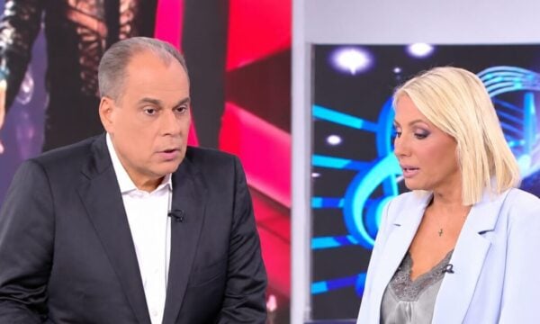Νίκος Στραβελάκης: Κατά της Αφροδίτης Μάνου για τη δήλωση «Είναι η μέρα που ετάφη ο Γιώργος Μαζωνάκης, ντροπή»