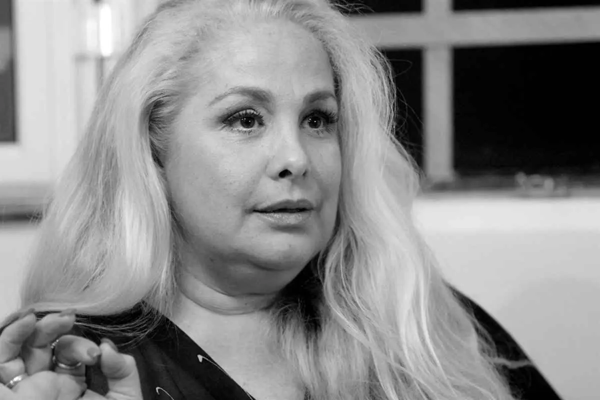 Τζένη Χειλουδάκη: Η αποκάλυψη για τον Μαζωνάκη – «Μου έδωσες 5.000 ευρώ, όταν έφυγε η μανούλα μου»
