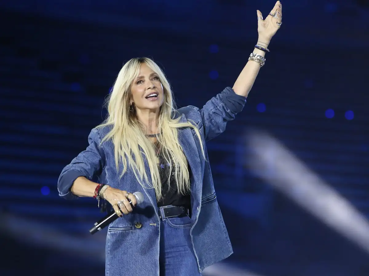 Άννα Βίσση: Η πορεία από την Κύπρο έως την αποψινή συναυλία στο ΟΑΚΑ – Η σχέση ζωής με τον Νίκο Καρβέλα και η κόρη τους, Σοφία
