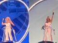 Άννα Βίσση: Κατέβηκε στη σκηνή από τον «ουρανό» και απογείωσε το ΟΑΚΑ – Βίντεο