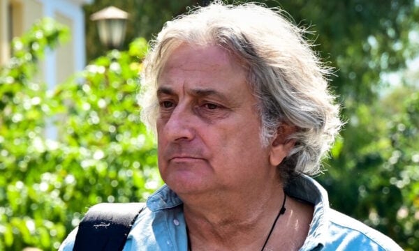 Υπόθεση Γιώργου Μαζωνάκη: Ο υπνοθεραπευτής λέει ότι αγνοούσε πως το ιατρείο δεν ήταν νόμιμο και έπεσε από τα σύννεφα