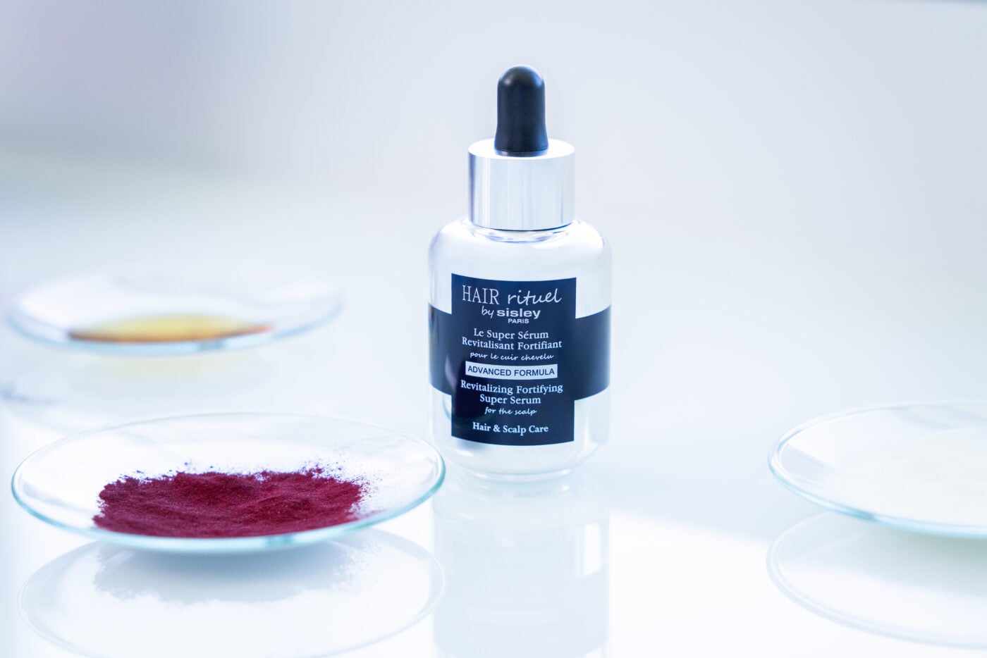 Hair Rituel by Sisley: Η νέα επιστημονική προσέγγιση στην υγεία των μαλλιών ξεκινά από το τριχωτό