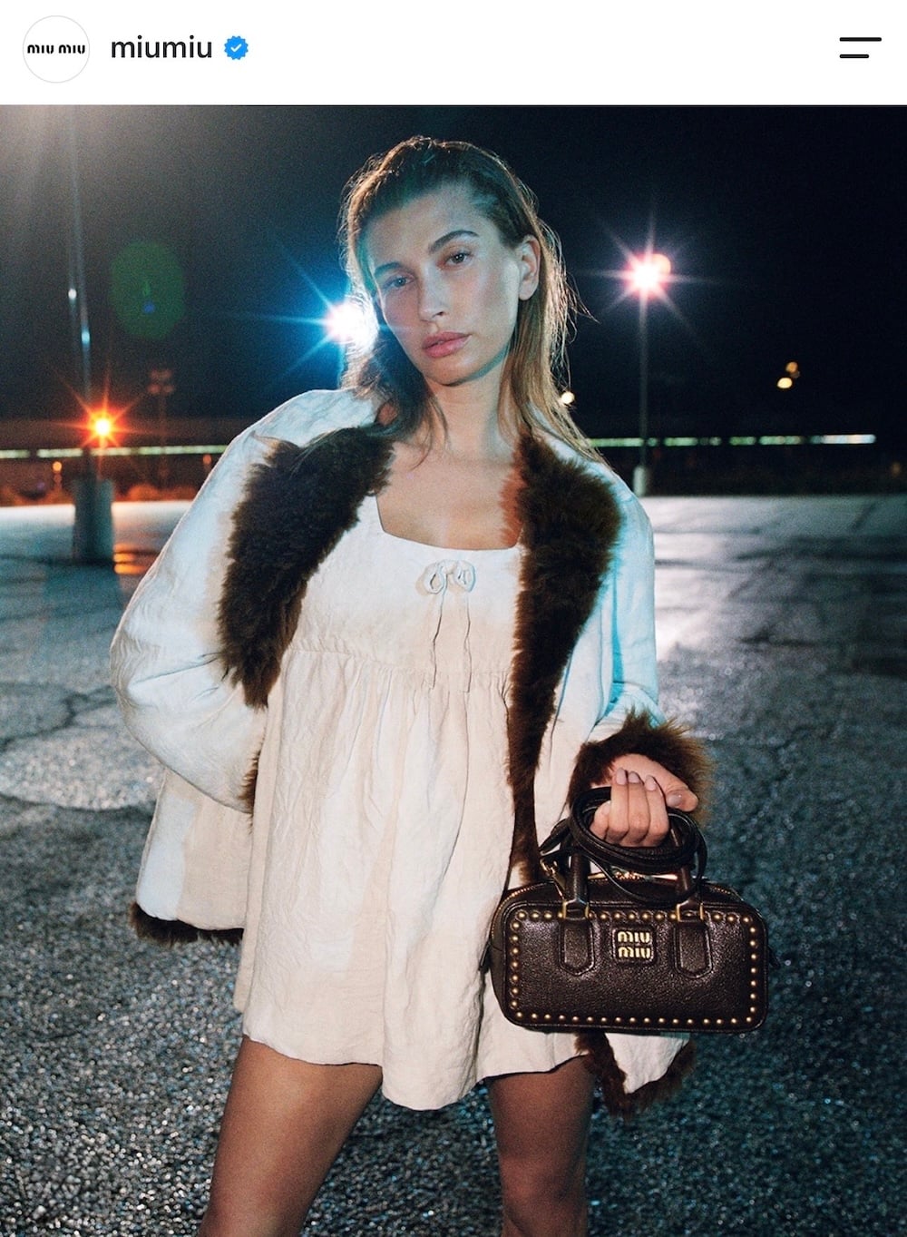 Χέιλι Μπίμπερ και Miu Miu: Το όραμα της Miuccia Prada για το brand και τη χειμερινή συλλογή 2026-27
