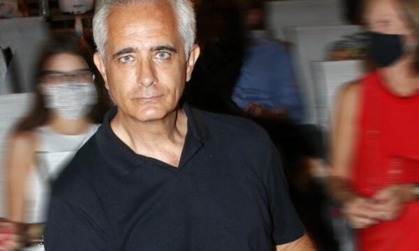 Σωκράτης Αλαφούζος: Η συγκινητική εξομολόγηση για τον αδελφό του – «Σ’ ένα σπίτι χωρίς πατρική παρουσία, φορτώθηκε πολλά στους ώμους του»