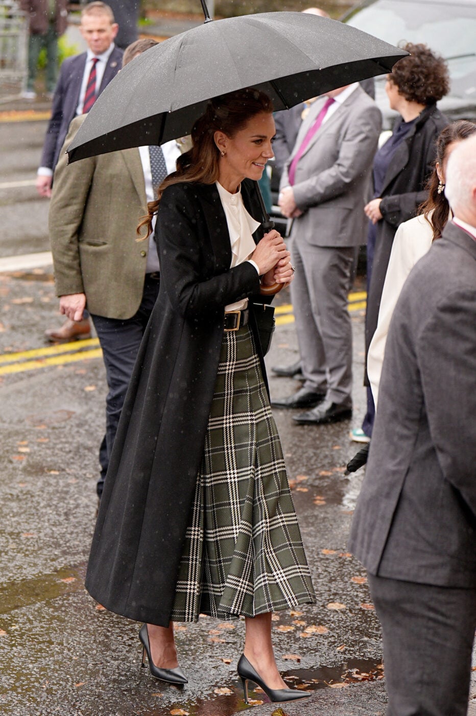 Kate Middleton: Η πιο κομψή φούστα για επένδυση τώρα, αν επιλέξεις μόνο μία