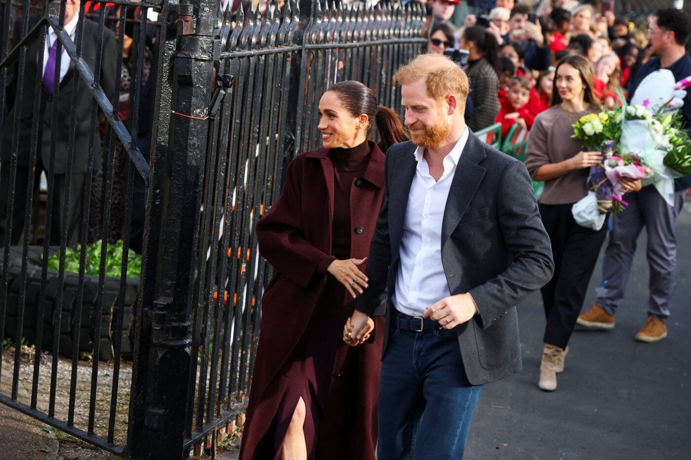Πρίγκιπας Harry και Meghan Markle: Θερμή υποδοχή στην πρώτη κοινή δημόσια εμφάνισή τους στη Μεγάλη Βρετανία