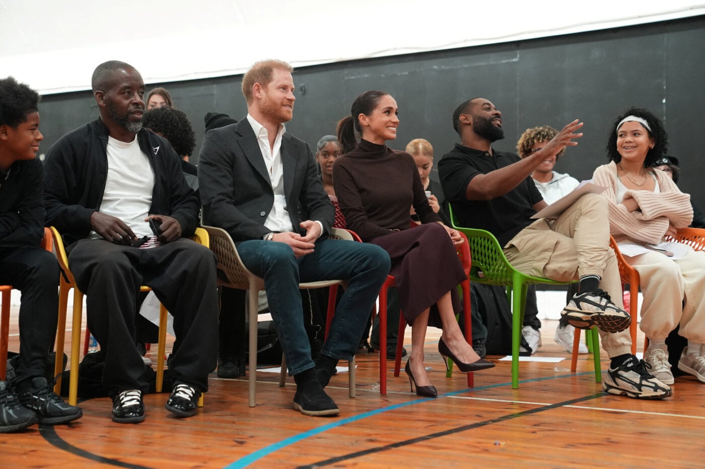 Πρίγκιπας Harry και Meghan Markle: Θερμή υποδοχή στην πρώτη κοινή δημόσια εμφάνισή τους στη Μεγάλη Βρετανία