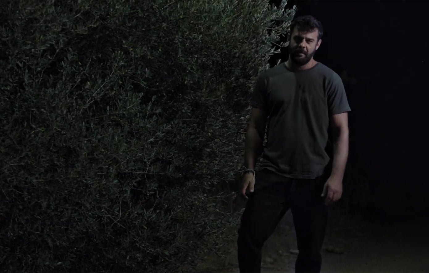 «Δυο μαύρα πουκάμισα»: Η Μαρκέλλα και ο Μανούσος αφήνονται στο πάθος τους