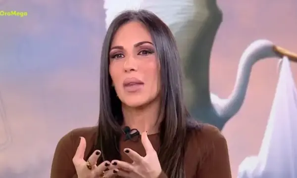 Ανθή Βούλγαρη: «Για το παιδί μου βγάζω νύχια» – Η αιχμηρή απάντηση για τη συμπεριφορά των media