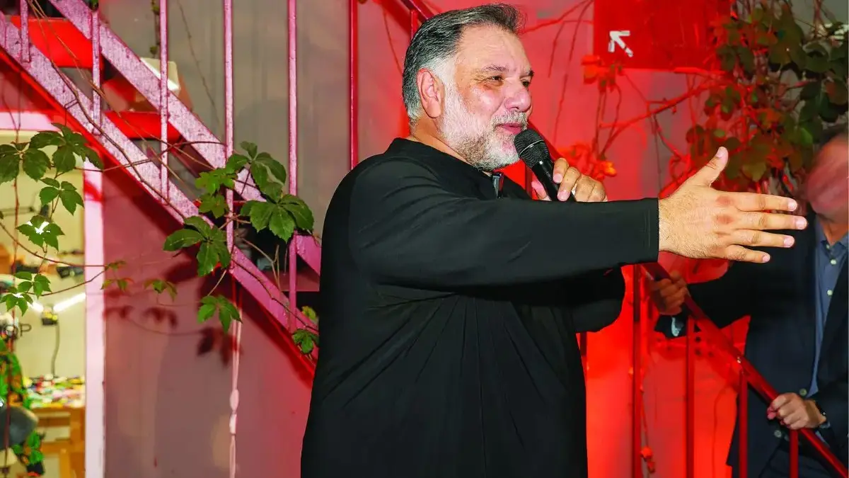 Γρηγόρης Αρναούτογλου: Αποκάλυψε ότι δεν έκανε σεξ Τετάρτη και Παρασκευή