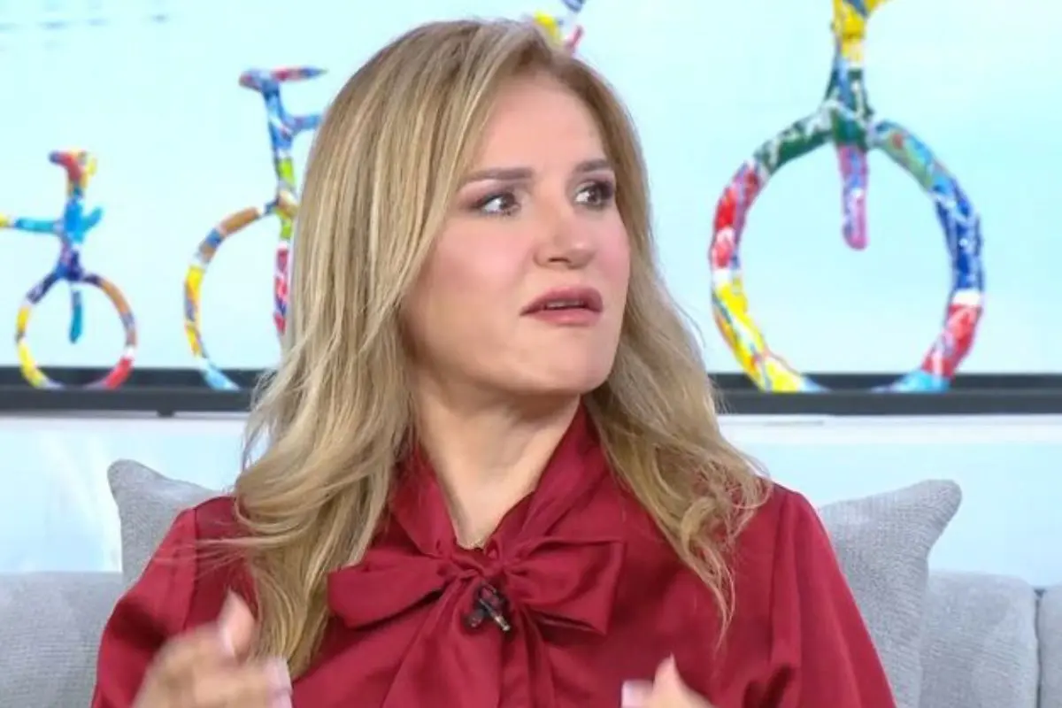 Μπέσσυ Μάλφα: «Δεν είμαι κανενός» – Η ενόχλησή της για τις ερωτήσεις σχετικά με τον Σκιαδαρέση και τις κόρες της
