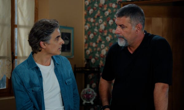 «Δυο μαύρα πουκάμισα»: Ο Σήφης αποκαλύπτει στον Φίλιππο ότι η Μαρία είναι παντρεμένη