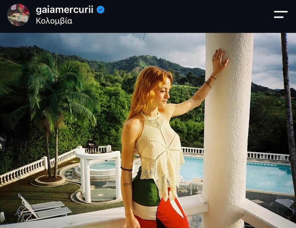 Gaia Mercuri: Η μουσική, η pre-loved μόδα και το μπλε jacket που έχει τη δική του ιστορία