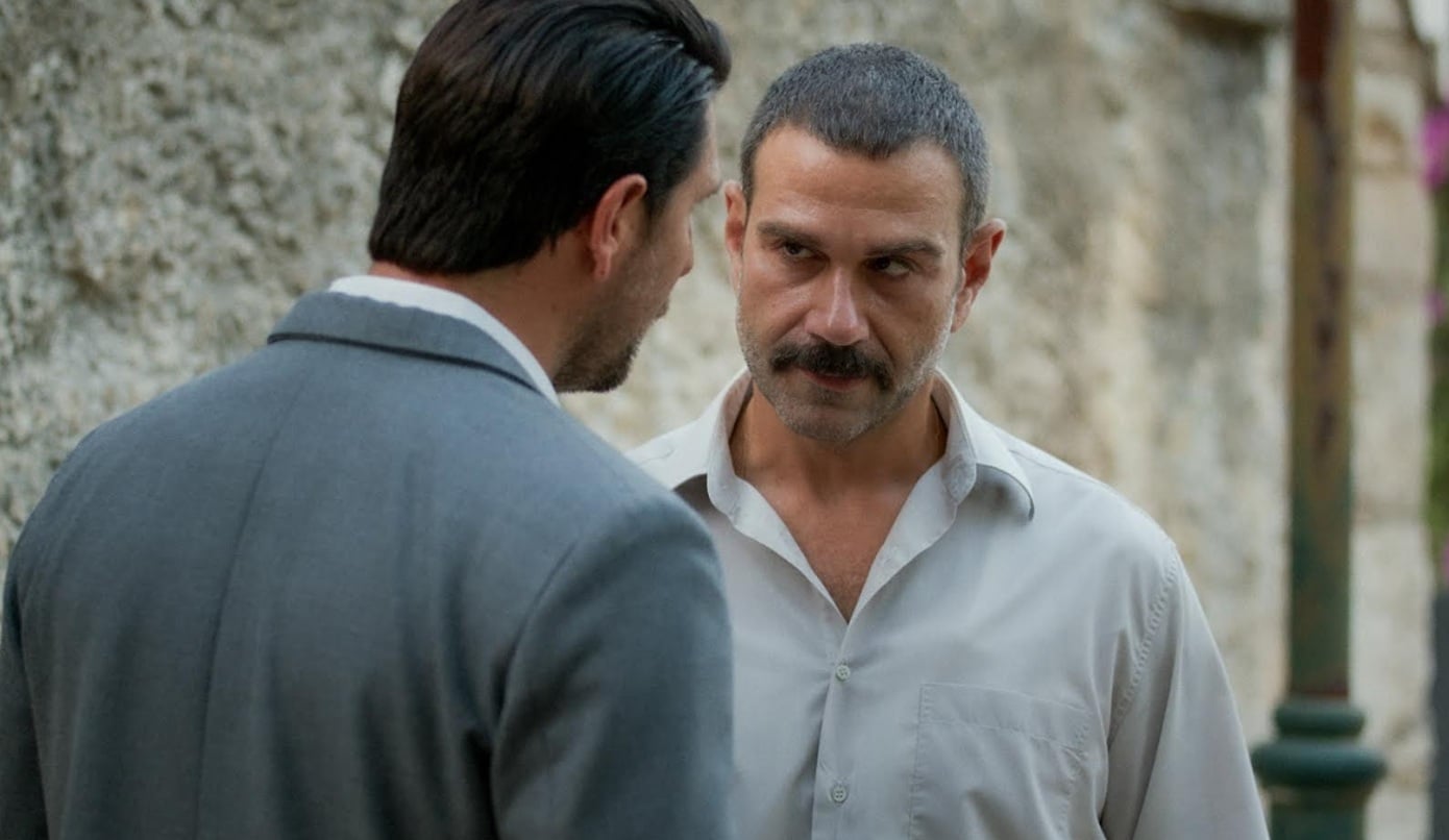 Κρίνο και Αγκάθι: Ο Στέλιος αναγνωρίζει τη Λευκή στο εργοστάσιο των Αρβανιταίων