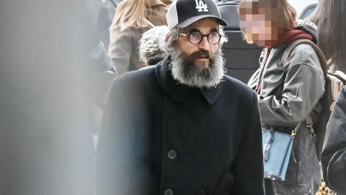Άρης Σερβετάλης: «Ήμουν ένα βήμα πριν από την καταστροφή» – Η εξομολόγηση για τις ουσίες