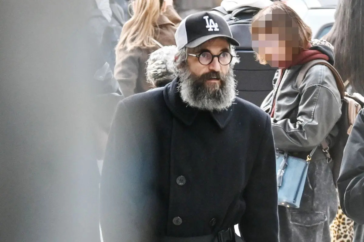 Άρης Σερβετάλης: «Ήμουν ένα βήμα πριν από την καταστροφή» – Η εξομολόγηση για τις ουσίες