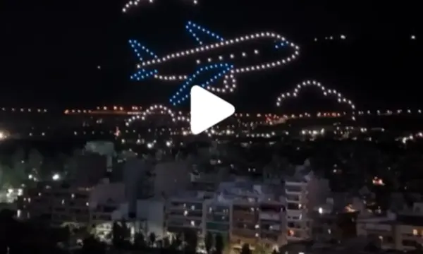 Παίδων «Αγία Σοφία»: Οι ζωγραφιές των παιδιών φωτίστηκαν στον ουρανό