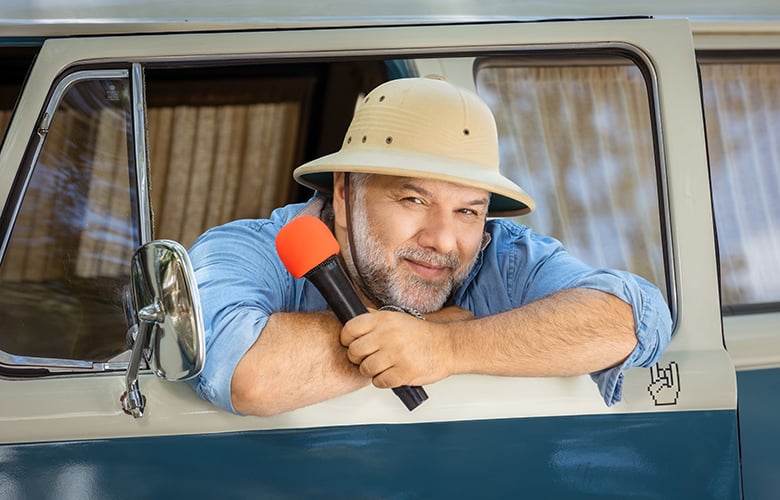 Το The Roadshow παρουσιάζει έναν 95χρονο ταβερνιάρη και μια συνάντηση με νέο που σκέφτεται να μονάσει