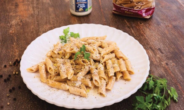 Πένες ολικής με σάλτσα Cacio e Pepe