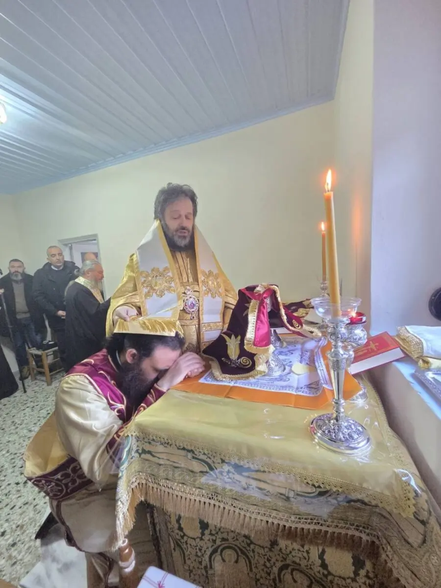 Κόνιτσα: Πρώτη θεία λειτουργία στο πατρικό σπίτι του Αγίου Παϊσίου