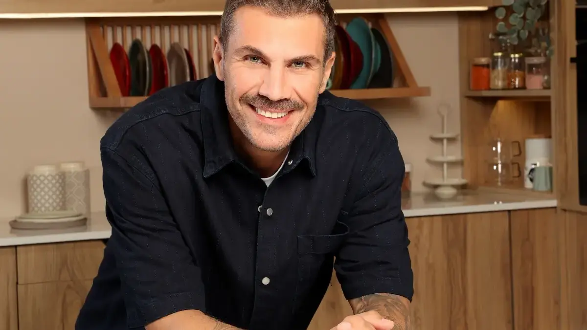 Kitchen Lab: Ο Άκης Πετρετζίκης παρουσιάζει πιάτα με ελληνικό άρωμα – Το μενού του Σαββατοκύριακου