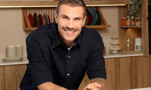Kitchen Lab: Ο Άκης Πετρετζίκης παρουσιάζει πιάτα με ελληνικό άρωμα – Το μενού του Σαββατοκύριακου