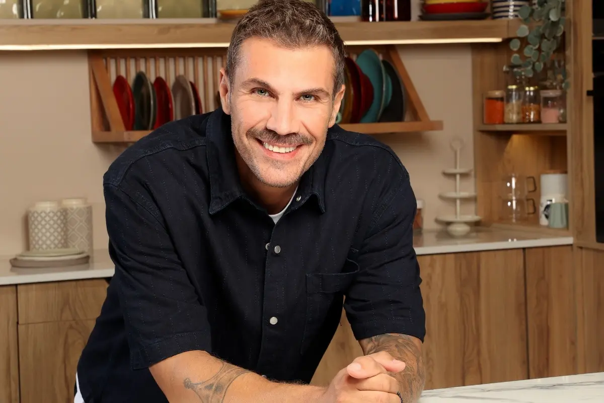 Kitchen Lab: Ο Άκης Πετρετζίκης παρουσιάζει πιάτα με ελληνικό άρωμα – Το μενού του Σαββατοκύριακου