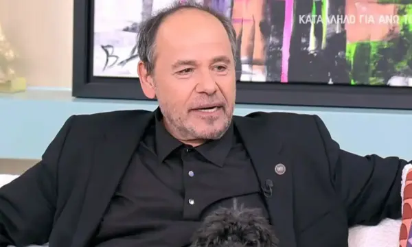 Αλέξανδρος Ρήγας: Αποκάλυψε γιατί ντύνεται πάντα στα μαύρα – Δείτε βίντεο
