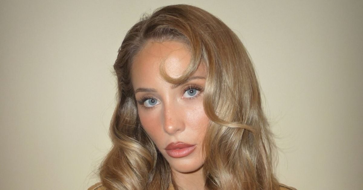 Alix Earle: Τα kiss curls ανανεώνουν τα blowout χτενίσματα