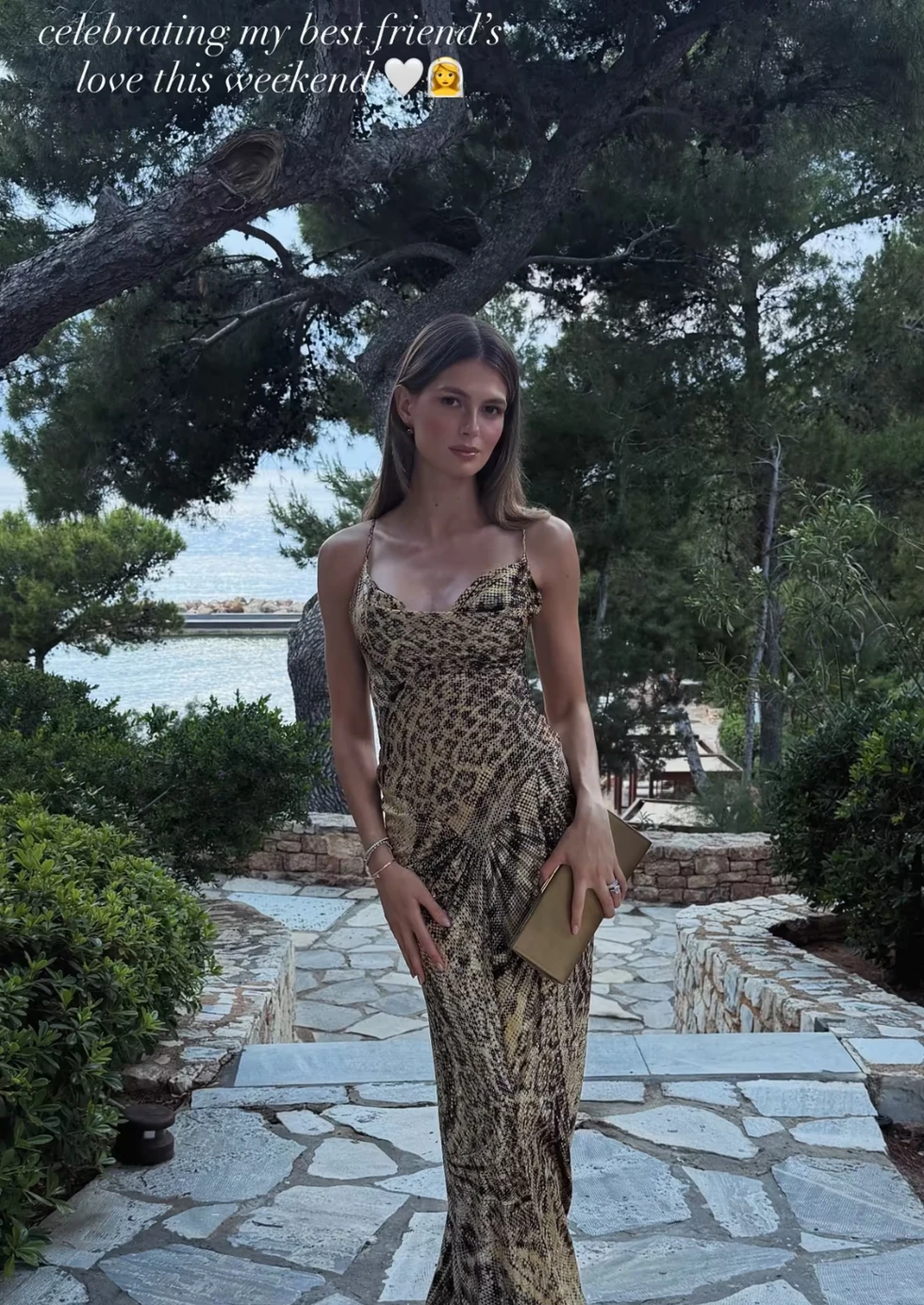 Τζένη Μπαλατσινού: Η γκαρνταρόμπα της συνεχίζει τη διαδρομή της μέσα από την Αμαλία Κωστοπούλου