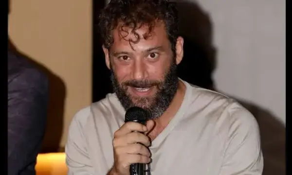 Αντίνοος Αλμπάνης για Pizza Fan: «Η αγάπη για την πατρίδα σταματάει εκεί που αρχίζει η εφορία»
