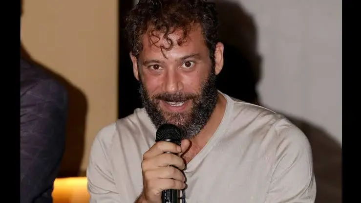 Αντίνοος Αλμπάνης για Pizza Fan: «Η αγάπη για την πατρίδα σταματάει εκεί που αρχίζει η εφορία»