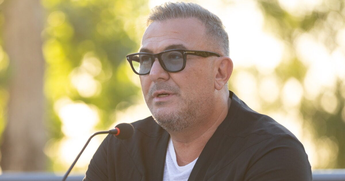 Αντώνης Ρέμος: Μήνυση για δυσφήμιση κατά των ανώνυμων που τον εμπλέκουν με «Το Χωριάτικο»