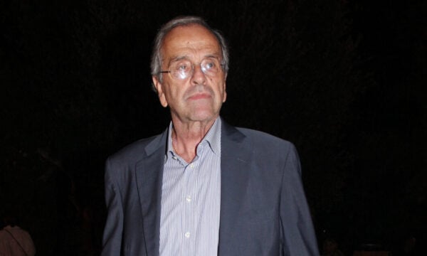 Αντώνης Σαμαράς: Παρακολούθησε τη «Φόνισσα» στο θέατρο Έργον σε σπάνια βραδινή έξοδο – Βίντεο