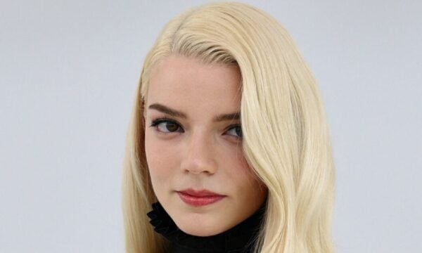Anya Taylor-Joy: Η εντυπωσιακή εκδοχή της γαλλικής πλεξούδας που επέλεξε