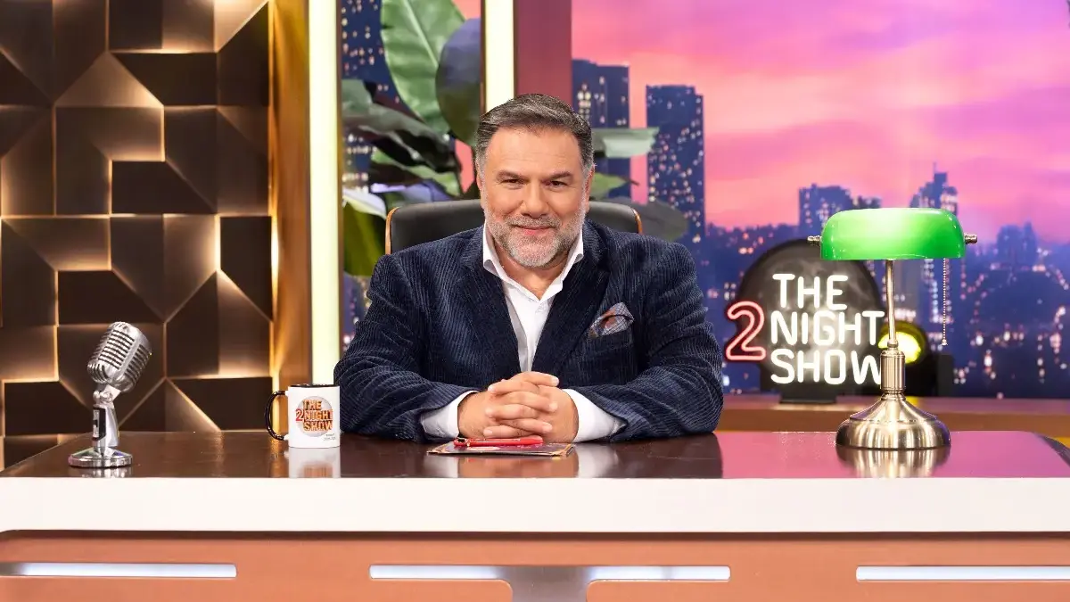 The 2Night Show: Ο Γρηγόρης Αρναούτογλου κάνει πρεμιέρα τη Δευτέρα – Οι πρώτοι καλεσμένοι