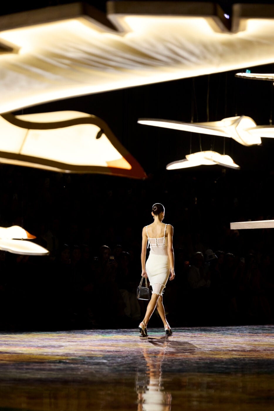 Chanel SS27: Ο Matthieu Blazy ξαναδιαβάζει την ιστορία του οίκου μέσα από τη Gabrielle Chanel