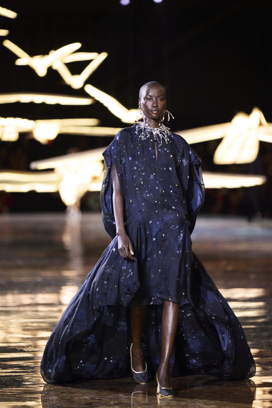 Chanel SS27: Ο Matthieu Blazy ξαναδιαβάζει την ιστορία του οίκου μέσα από τη Gabrielle Chanel