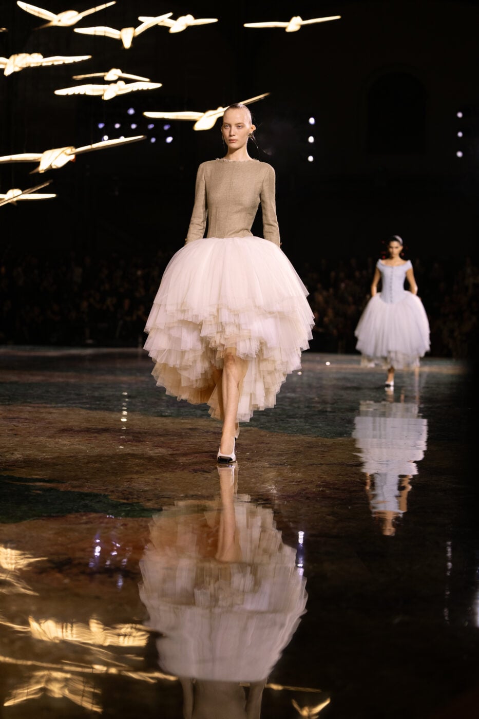 Chanel SS27: Ο Matthieu Blazy ξαναδιαβάζει την ιστορία του οίκου μέσα από τη Gabrielle Chanel