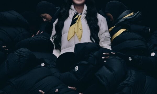 Moncler: Η Cher, η Grace Jones και η Jennie επαναφέρουν τέσσερα κλασικά μπουφάν