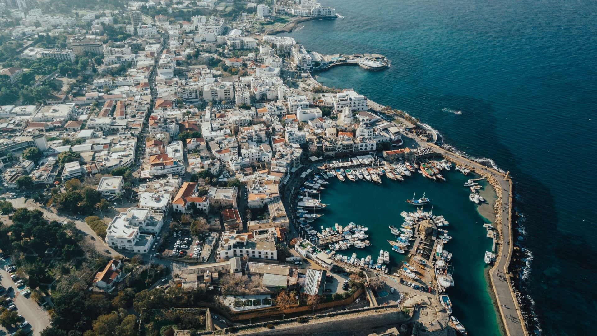 Οι κορυφαίοι προορισμοί στην Ευρώπη για να απολαύσεις τον ήλιο του Δεκέμβρη