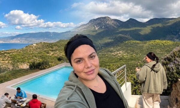 Δανάη Μπάρκα: Η ήρεμη ζωή στη Μάνη πριν γεννηθεί το μωρό της – «Εδώ, που όλα είναι ήσυχα»