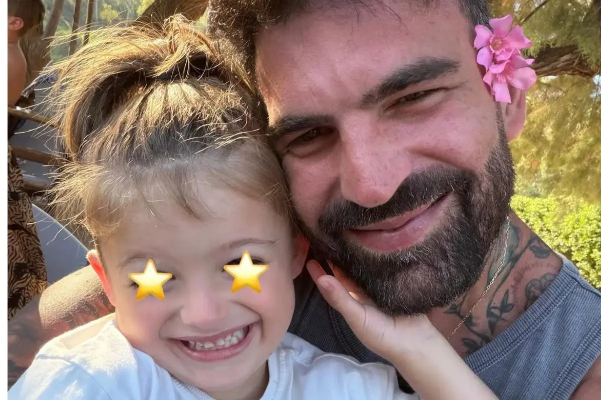 Ο Δημήτρης Αλεξάνδρου με τον γιο του