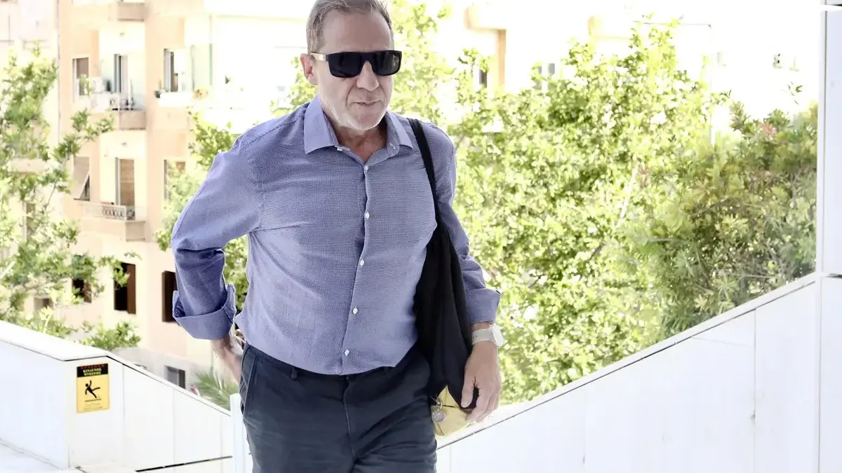Δίκη Λιγνάδη: Ο καταγγέλλων λύγισε στην κατάθεσή του – «Όταν συνειδητοποίησα ότι ήμουν απλά ένα κομμάτι κρέας στα χέρια του, πάγωσα»